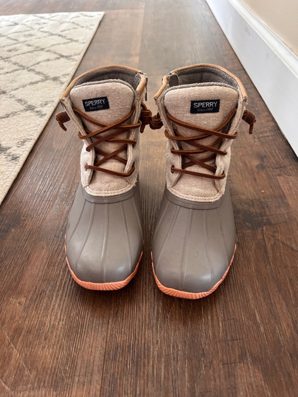 Sperry Grey Lace-Up Saltwater boots